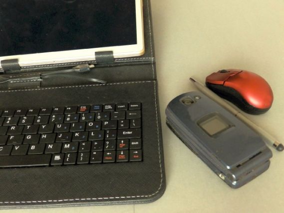 タブレットと携帯電話
