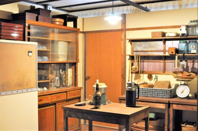 古いアパートのキッチン