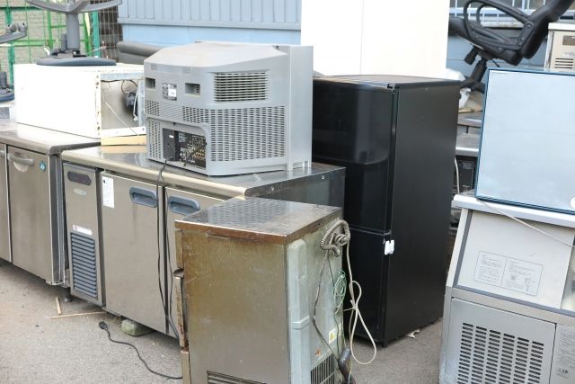 テレビや冷蔵庫など回収された不用品